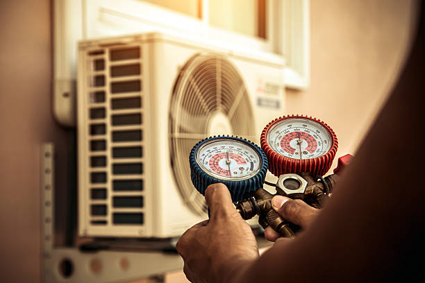 Professional Hvac technician working in Dunellen, NJ